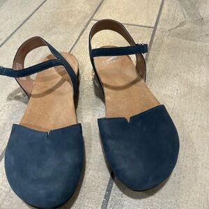 Dansko Rowan with Velcro Ankle Strap and Closed Toe